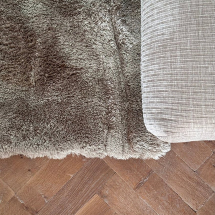 Hoogpolig vloerkleed Odelia stone - Interieur05 - Vloerkledenloods