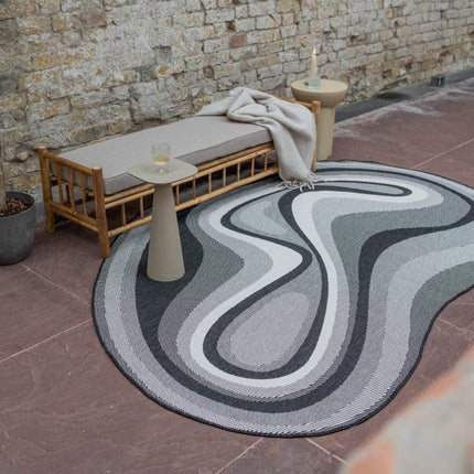 Organisch gevormd buitenkleed Loop Stone Zwart - Vloerkledenloods